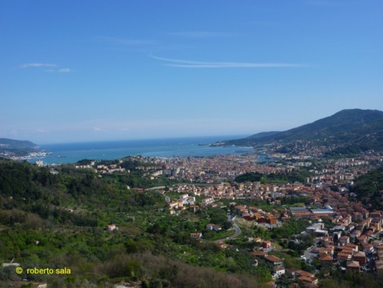 una veduta  complessiva del golfo della Spezia scattata da me